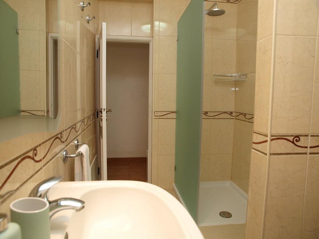 Henri'S Apartments - City Centre Lagos Exterior photo